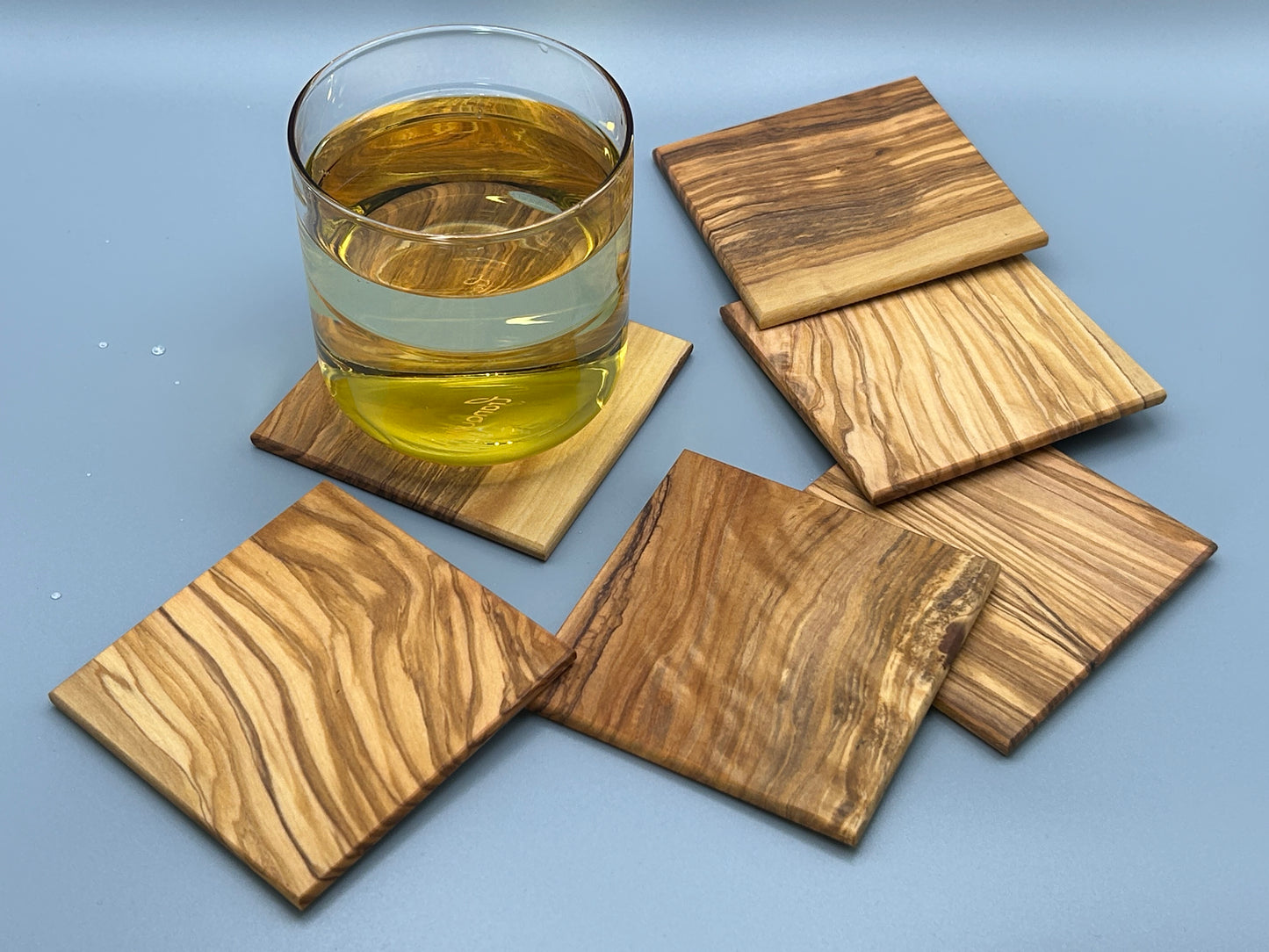 6-er Set Olivenholz-Untersetzer 9x9 cm