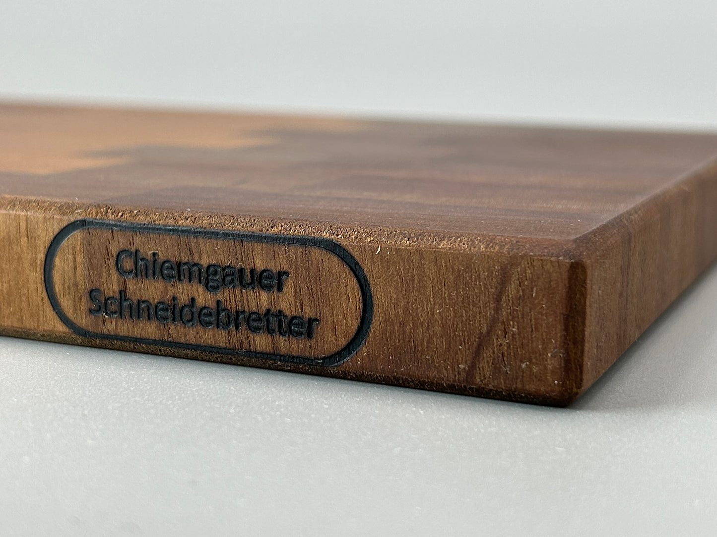 Schneidebrett Nussbaum Hirnholz 30x20x2 cm