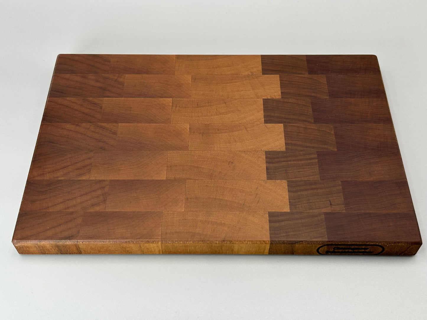 Schneidebrett Nussbaum Hirnholz 30x20x2 cm